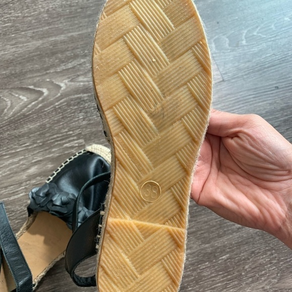 Saks Fifth Avenue leather espadrilles. FLAWED - Picture 9 of 10